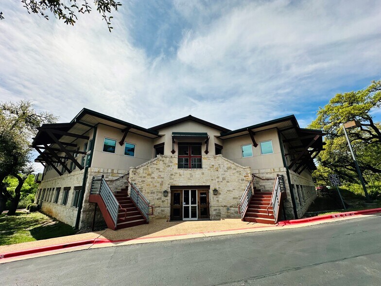 More Photos Of 3821 Juniper Trace, Bee Cave Loft Creative Space For Sale