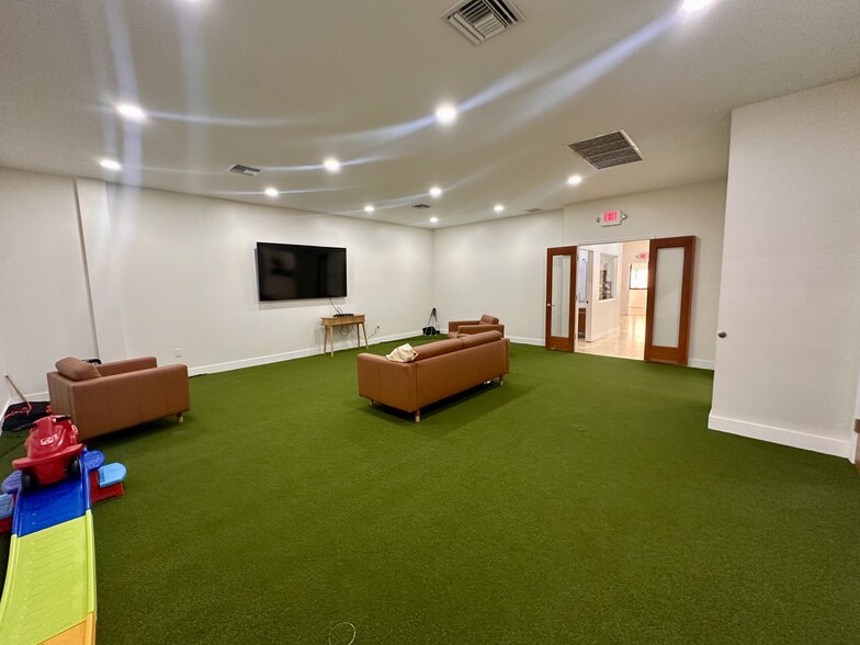 More Photos Of 3764-3790 SW 30th Ave, Fort Lauderdale Warehouse For Sale