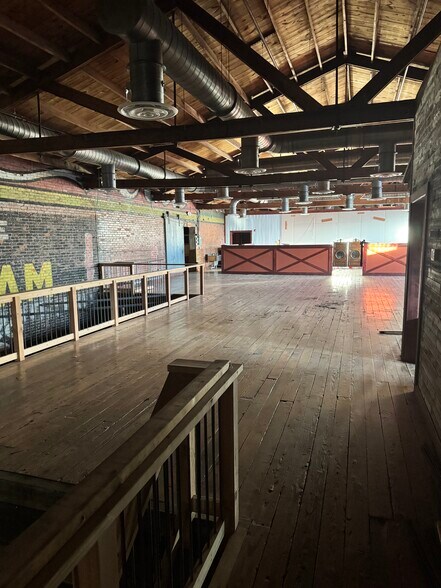More Photos Of 112 E Cherokee Ave, Enid Manufacturing For Lease