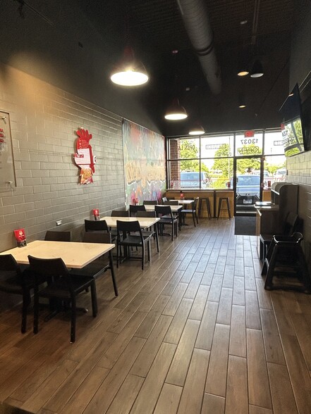 More Photos Of 13029-13039 S La Grange Rd, Palos Park General Retail For Lease