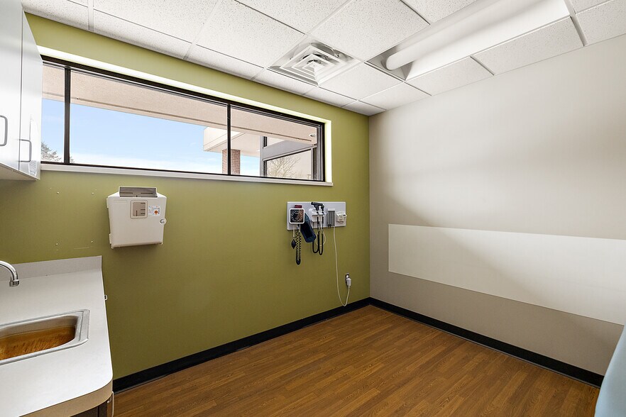 More Photos Of 1794 N Lapeer Rd, Lapeer Medical For Sale