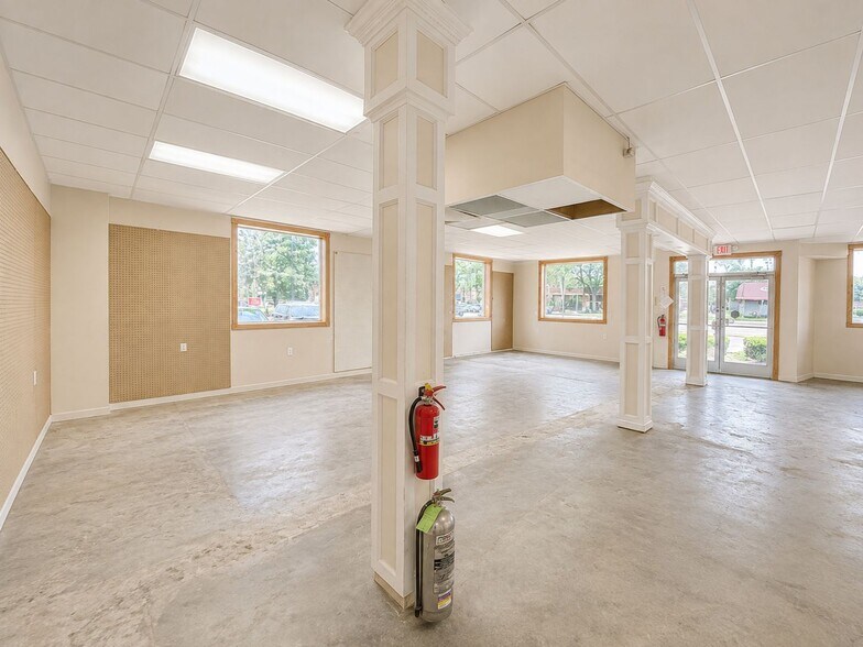 More Photos Of 1404-1406 Southfield Rd, Lincoln Park Office Residential For Lease