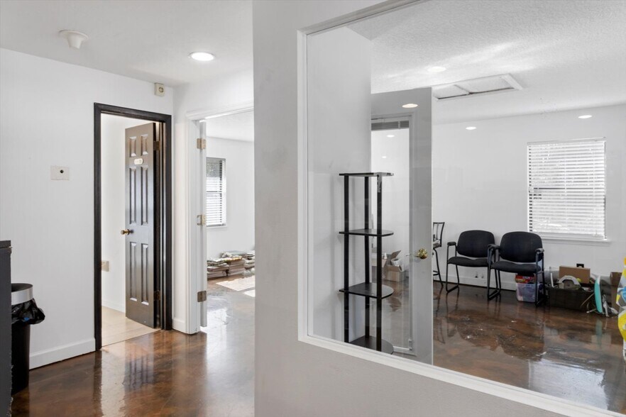 More Photos Of 7630 W Dunnellon Rd, Dunnellon Office For Sale