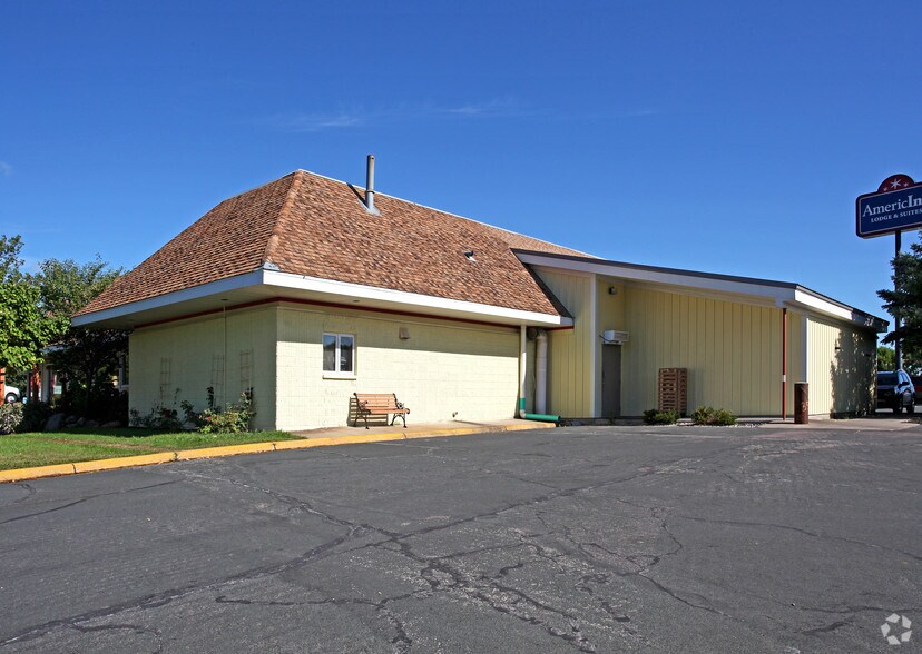 Primary Photo Of 351 Enterprise Dr E, Belle Plaine Restaurant For Lease