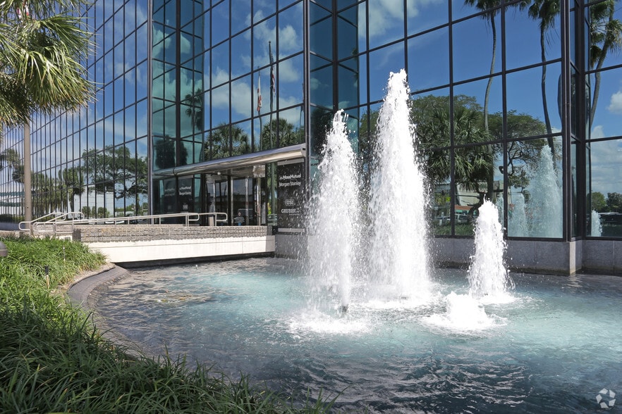 More Photos Of 2400 E Commercial Blvd, Fort Lauderdale Office For Lease