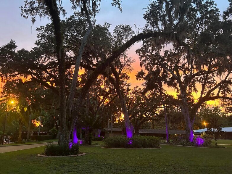 More Photos Of 1485 Lakeview Dr, Deland Hotel For Sale