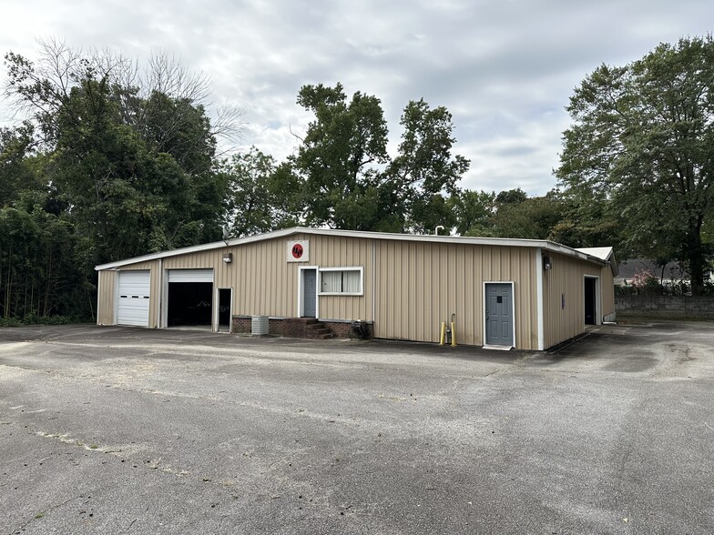 Primary Photo Of 105 Pennsylvania Ave, Greer Auto Repair For Lease