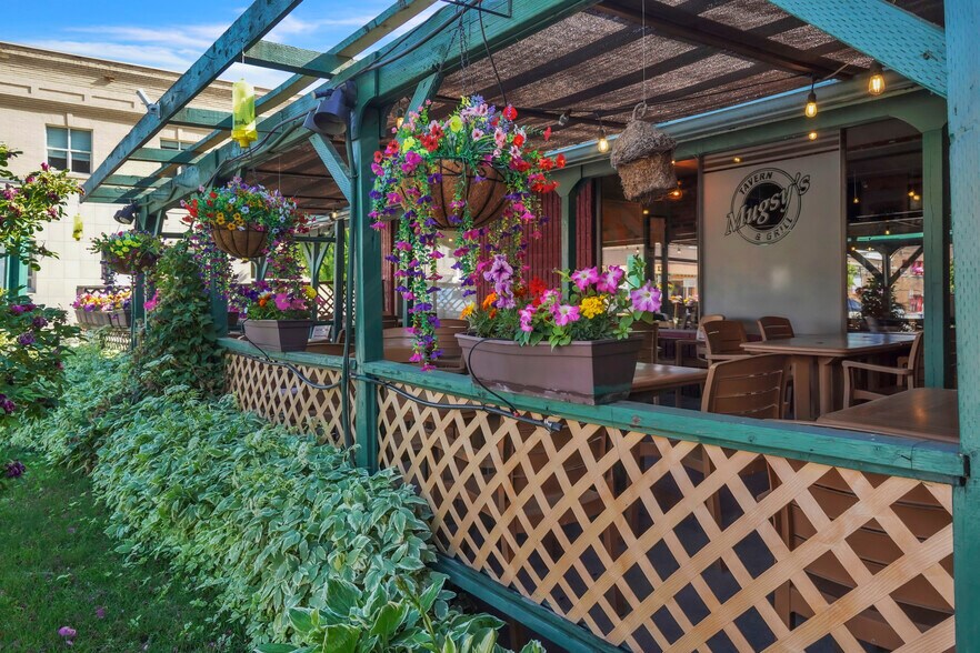 More Photos Of 7161 Main St, Bonners Ferry Bar For Sale