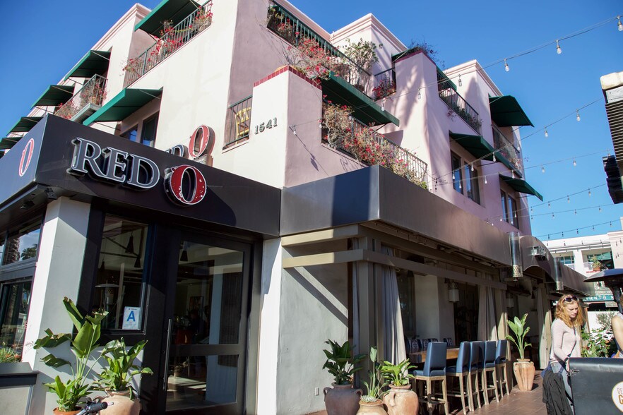 More Photos Of 1541-1551 Ocean Ave, Santa Monica Apartments For Lease