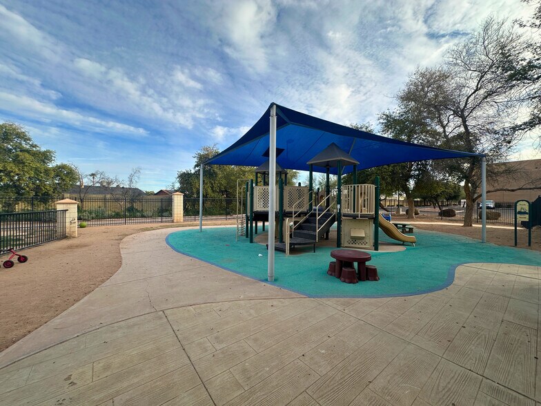 More Photos Of 5550 W Bell Rd, Glendale Daycare Center For Lease