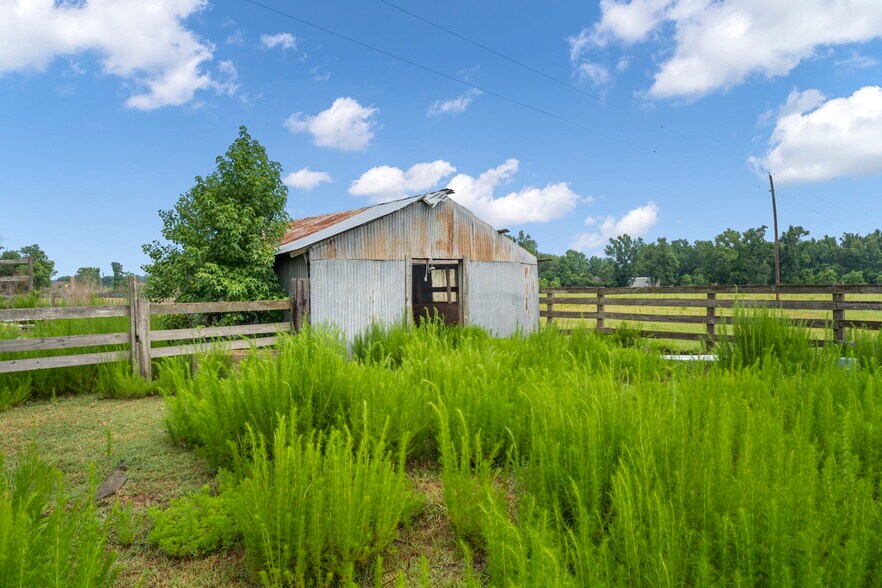 More Photos Of 14630 Hwy 105, Cleveland Land For Sale