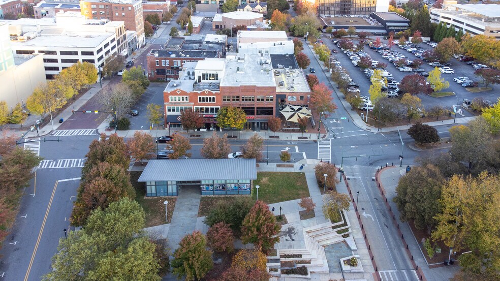 More Photos Of 124 College St, Asheville Office Residential For Sale