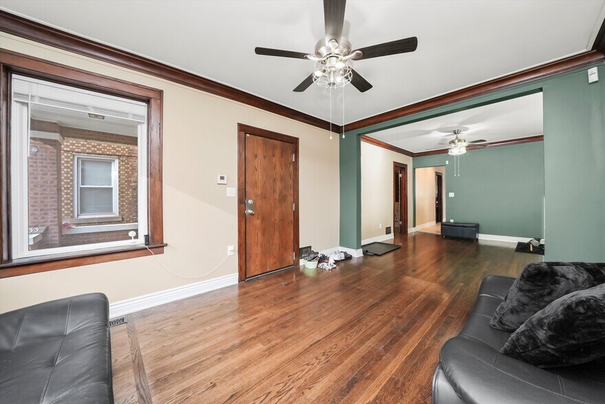 More Photos Of 6933 S Washtenaw Ave, Chicago Multifamily For Sale