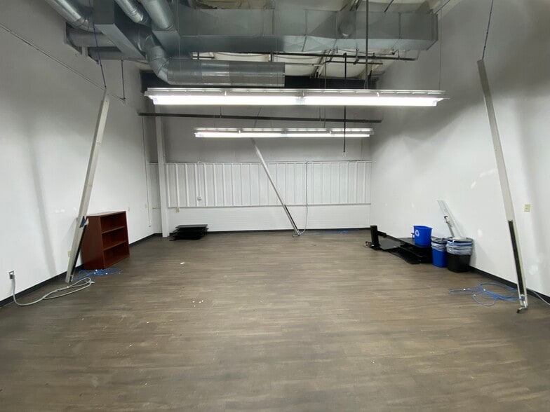 More Photos Of 5160-5168 Blazer Pky, Dublin Warehouse For Lease