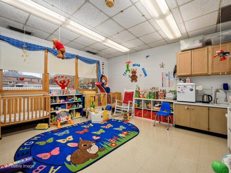 More Photos Of 9000 Kildare Ave, Skokie Specialty For Sale