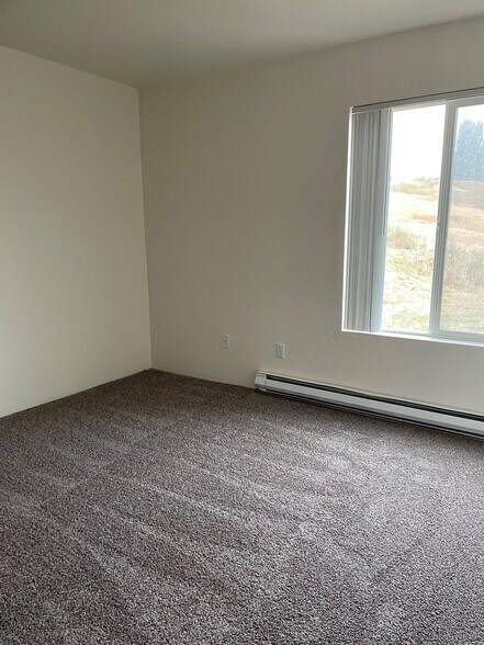 More Photos Of 1508 NW Leland St, Pullman Apartments For Sale