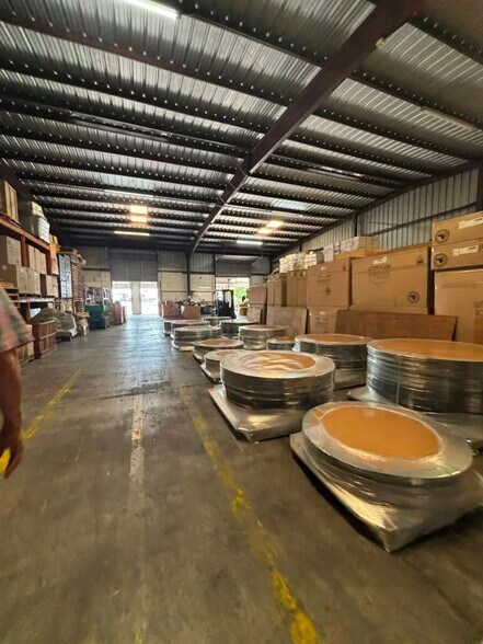 More Photos Of 14419 Industry Ave, Laredo Warehouse For Lease