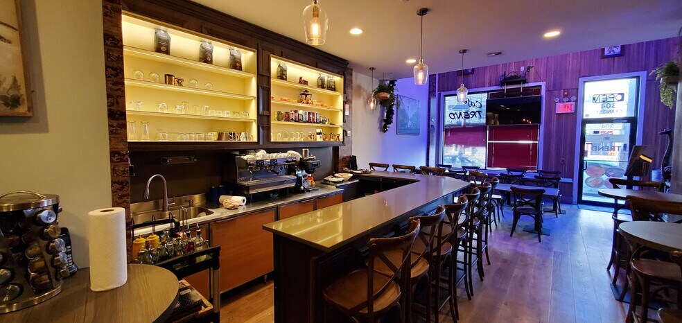 More Photos Of 300-304 Grand St, Paterson Restaurant For Lease