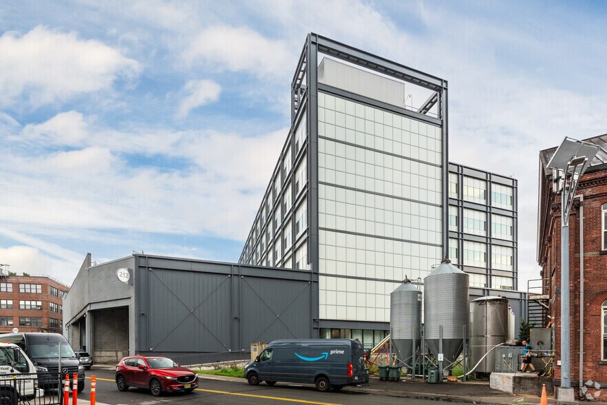 More Photos Of 141 Flushing Ave, Brooklyn Unknown For Lease