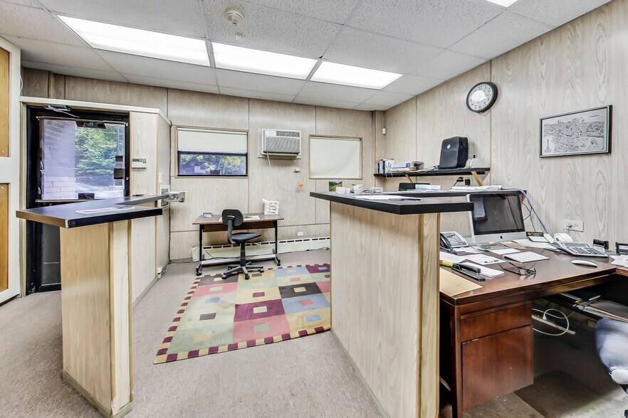 More Photos Of 5746 N Western Ave, Chicago Warehouse For Sale