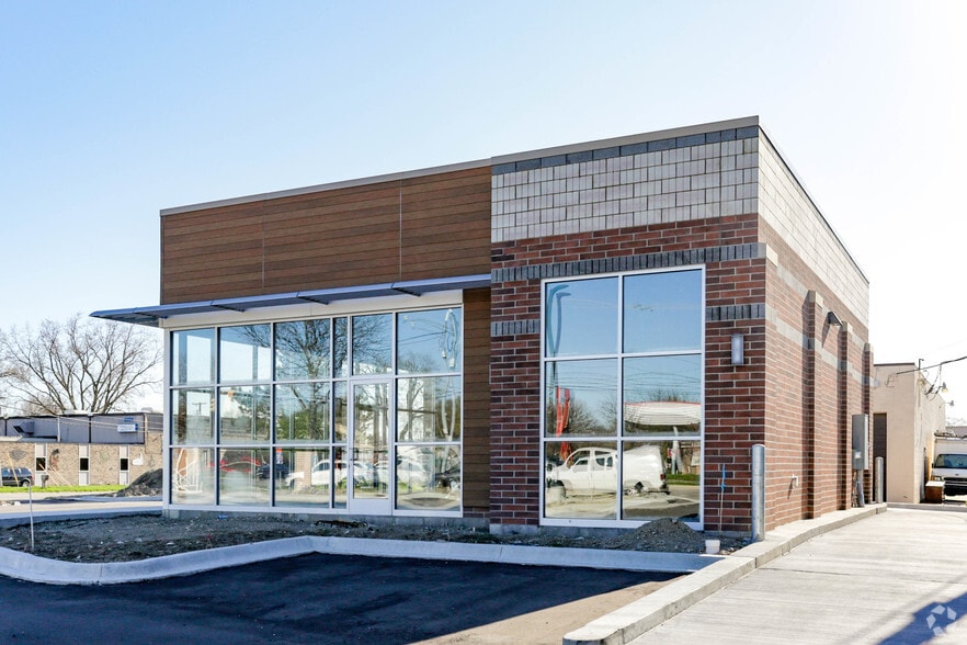 More Photos Of 1010 E Maple Rd, Troy Fast Food For Lease