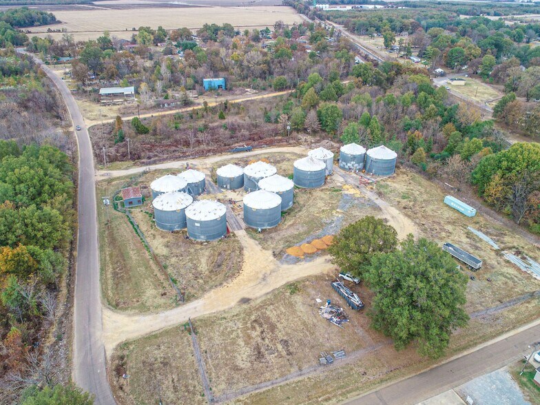 More Photos Of 600 Quitman St, Sledge Land For Sale