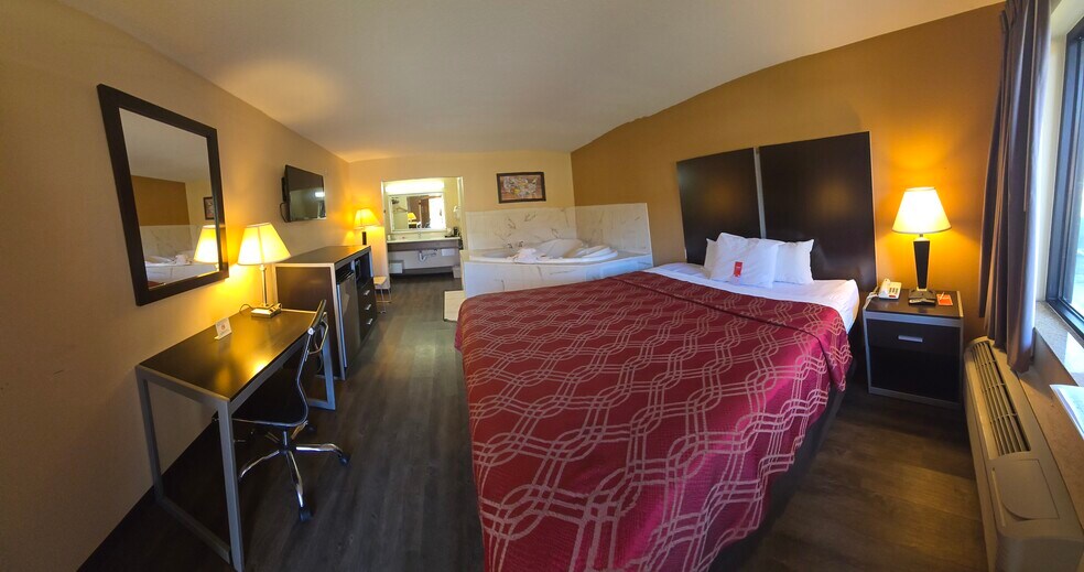 More Photos Of 1507 N Tibbs Rd, Dalton Hotel For Sale