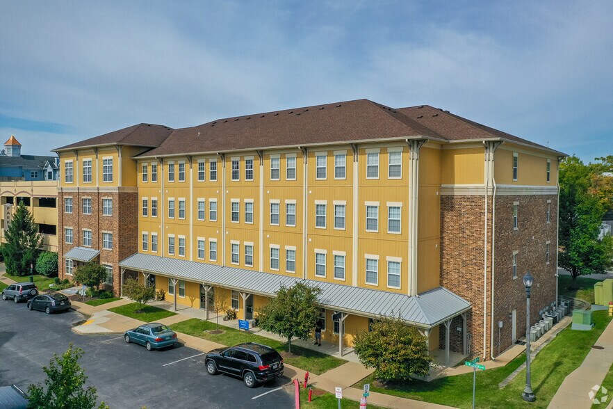 More Photos Of 141 E Madison Ave, Kirkwood Apartments For Lease