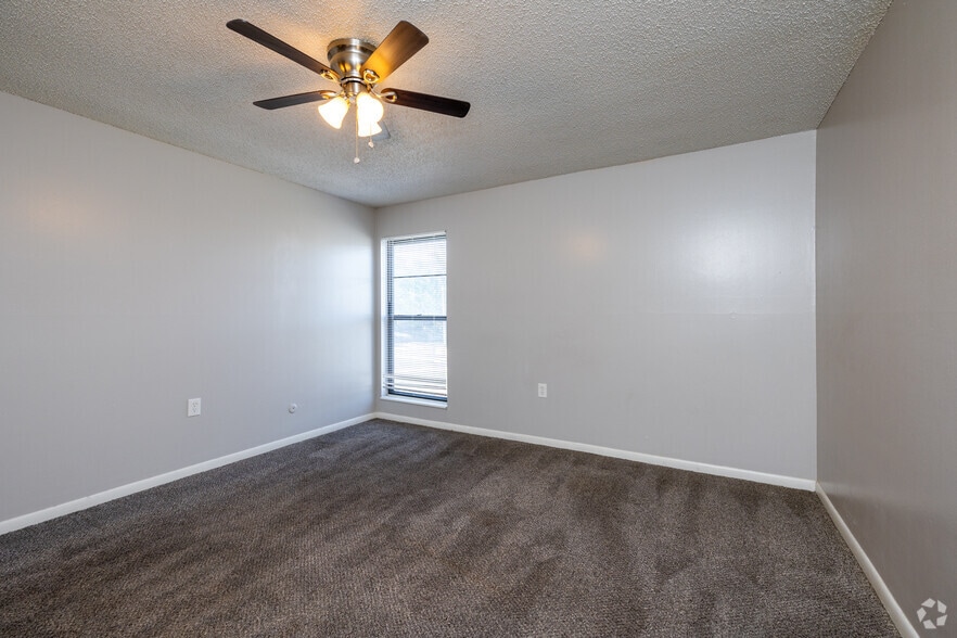 More Photos Of 13900 Grandboro Ln, Grandview Apartments For Sale