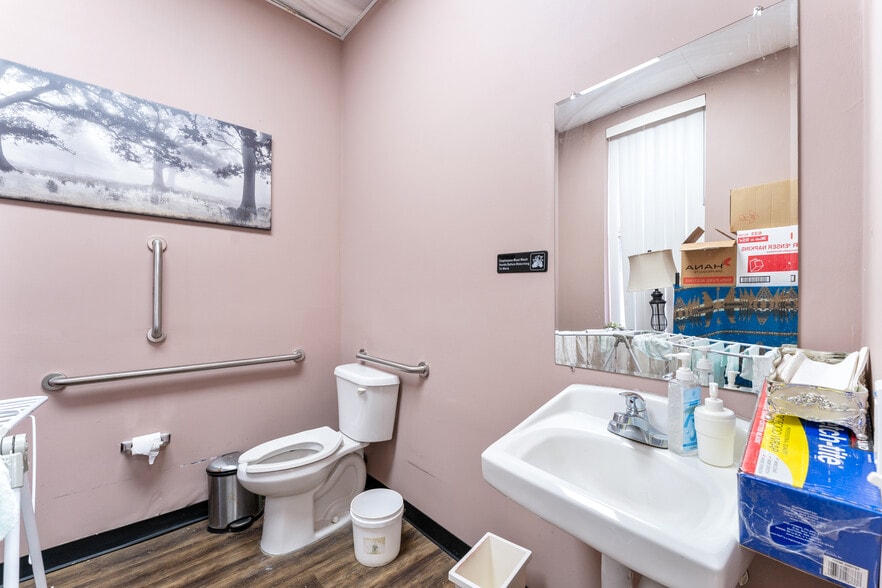 More Photos Of 2502 Palisade Ave, Weehawken Storefront Retail Residential For Sale