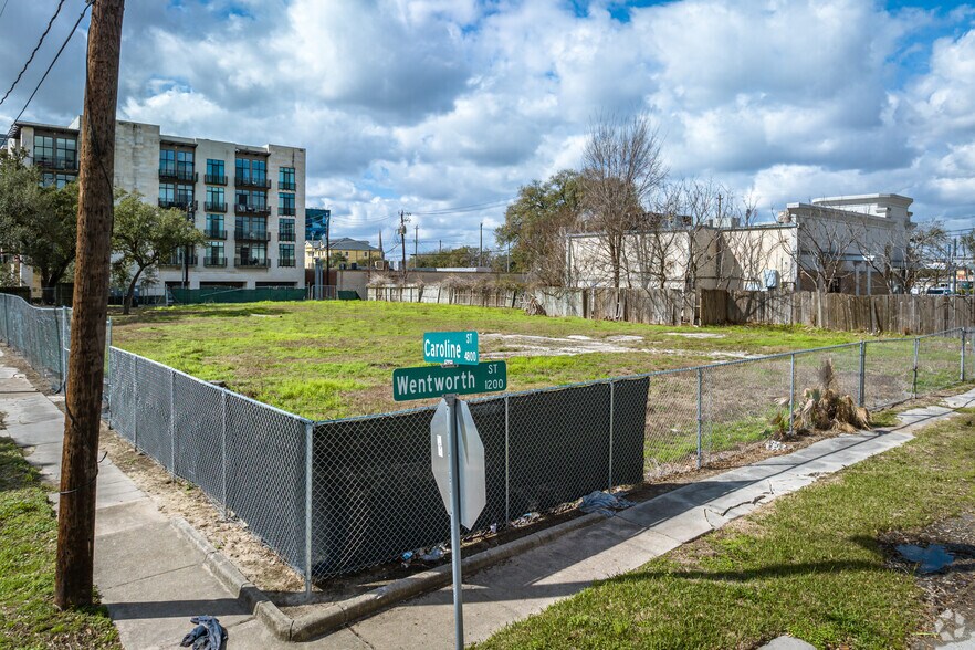 More Photos Of 4802 Caroline St, Houston Land For Sale