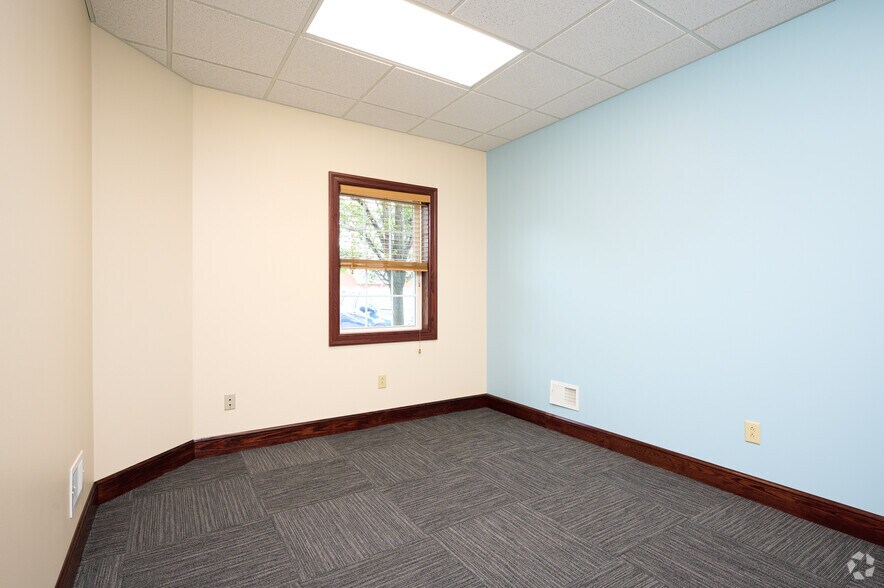 More Photos Of 95 Canal Landing Blvd, Rochester Medical For Lease