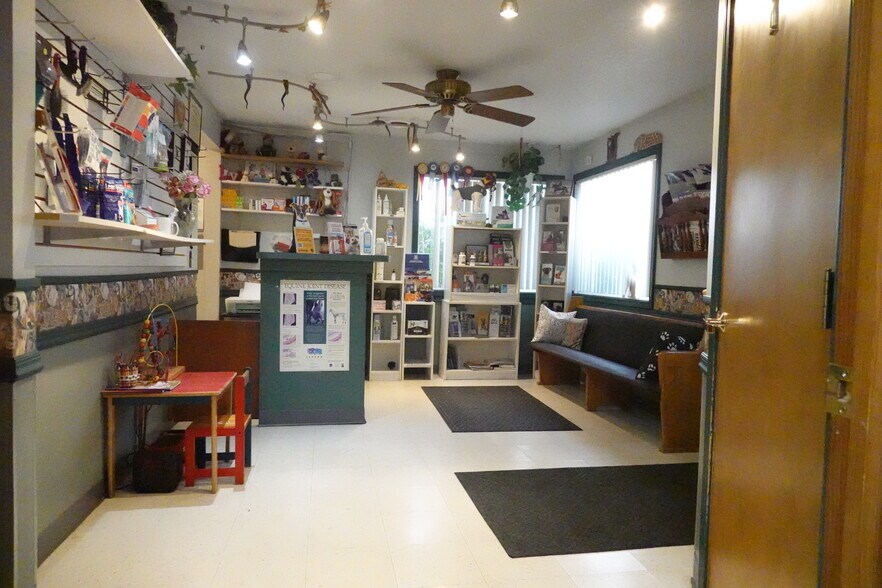 More Photos Of 18 S Third Street, Waterville Office For Sale