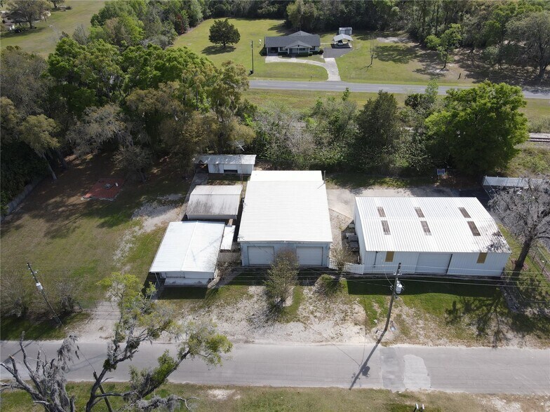 More Photos Of 419 SE 6th St, Williston Warehouse For Lease