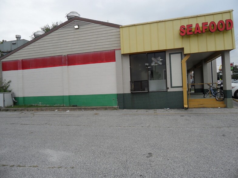 More Photos Of 8209-8219 Liberty Rd, Windsor Mill Restaurant For Sale