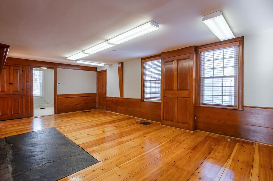 More Photos Of 2 Ash St, Hollis Office For Sale