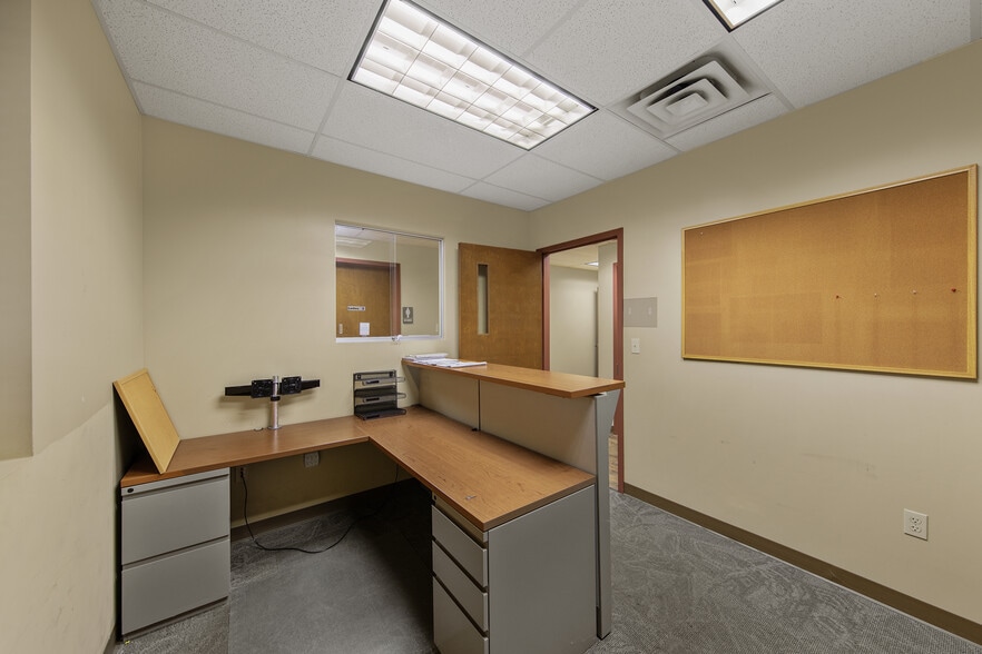 More Photos Of 180 Ushers Rd, Round Lake Warehouse For Sale