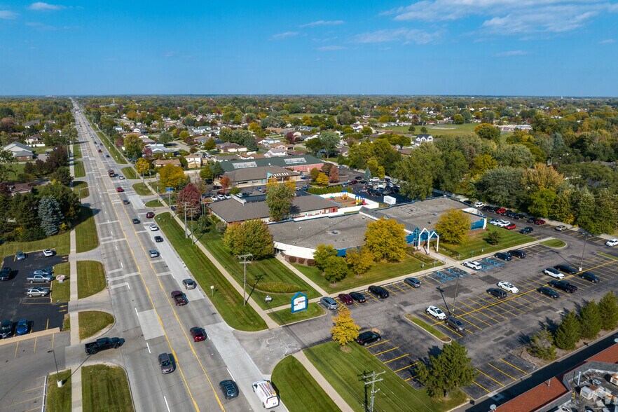 More Photos Of 37300 Dequindre Rd, Sterling Heights Medical For Lease