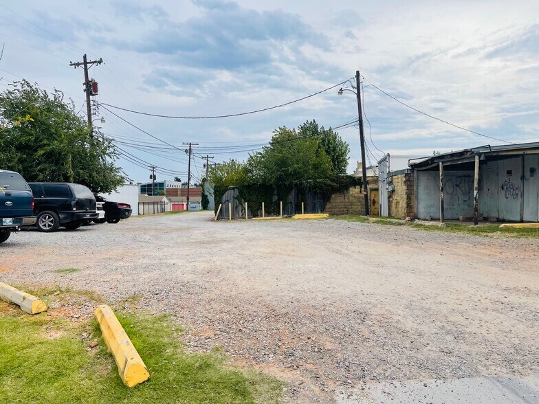 More Photos Of 2125-2137 NW 39th St, Oklahoma City Unknown For Lease