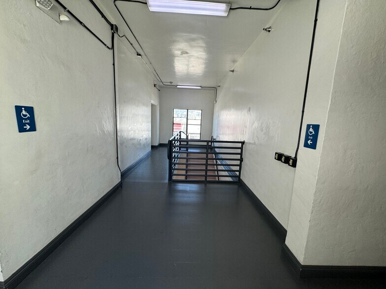 More Photos Of 7016-7024 Melrose Ave, Los Angeles Office For Sale