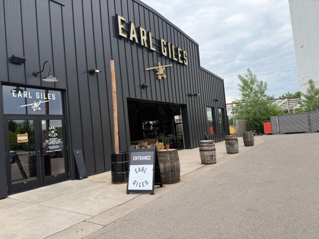 More Photos Of 1325 Quincy St NE, Minneapolis Loft Creative Space For Lease