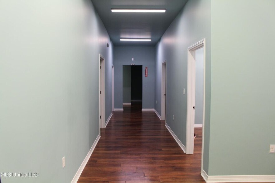 More Photos Of 4405 E Aloha Dr, Diamondhead Storefront Retail Office For Lease