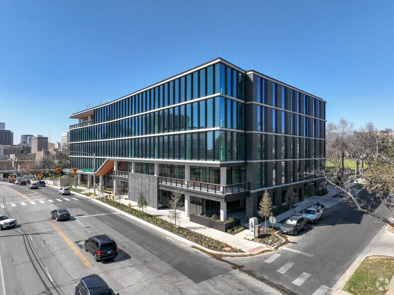 More Photos Of 924 E 7th St, Austin Coworking Space