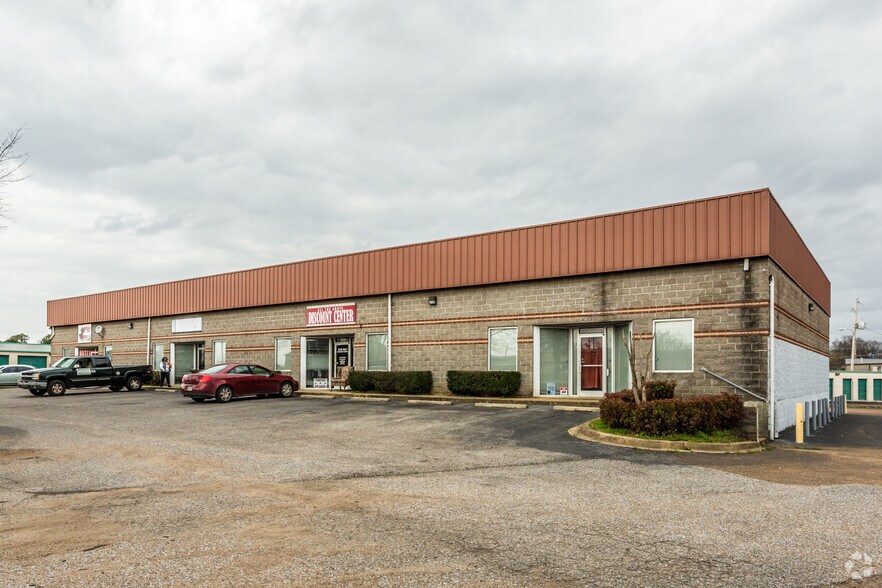 More Photos Of 4200 Lamar Ave, Memphis Warehouse For Lease