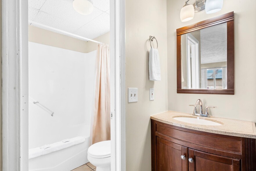 More Photos Of 1325 W Highway 76, Branson Hotel For Sale