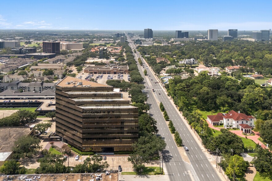 More Photos Of 9801 Westheimer Rd, Houston Office For Lease
