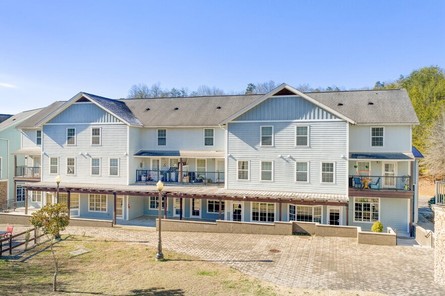 More Photos Of 849 Glades Rd, Gatlinburg Specialty For Sale