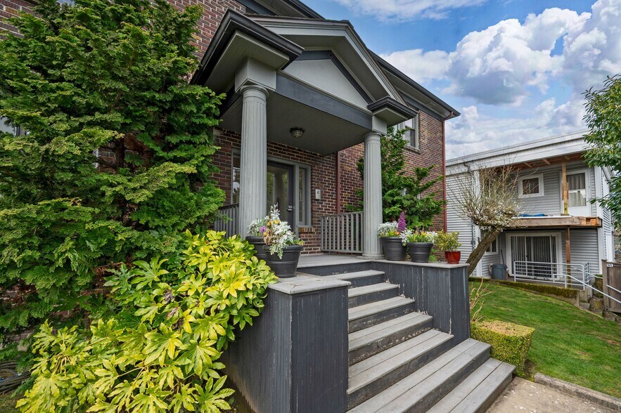 More Photos Of 109-115 30th Ave, Seattle Apartments For Sale