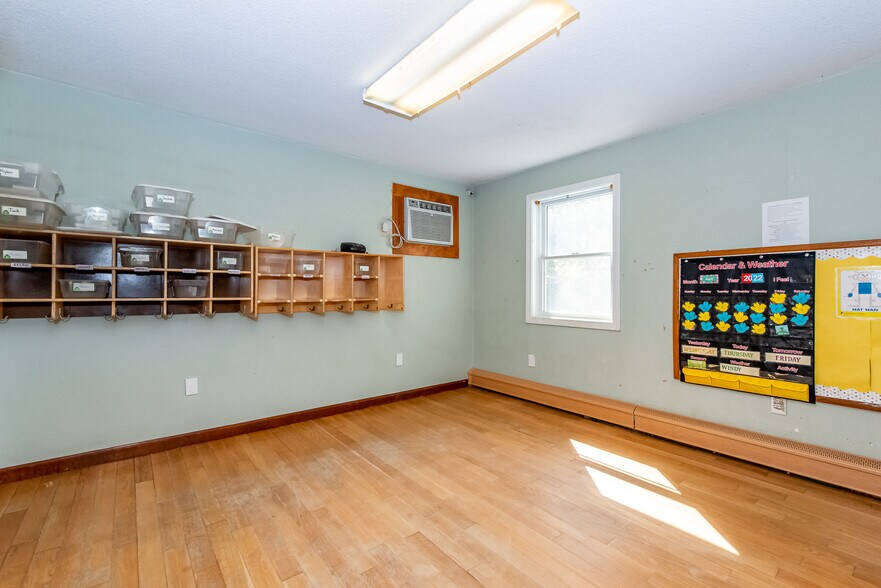 More Photos Of 105 Durham Rd, Dover Daycare Center For Sale