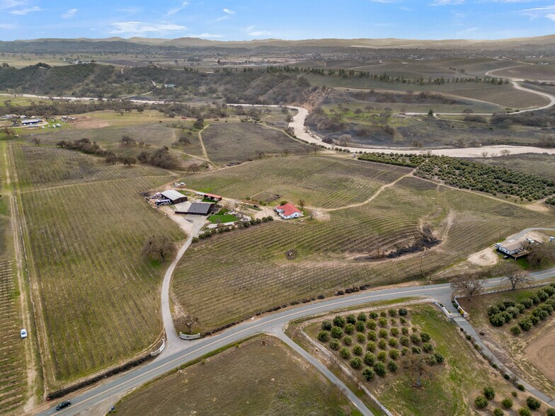 More Photos Of 4295 Union Rd, Paso Robles Winery Vineyard For Sale